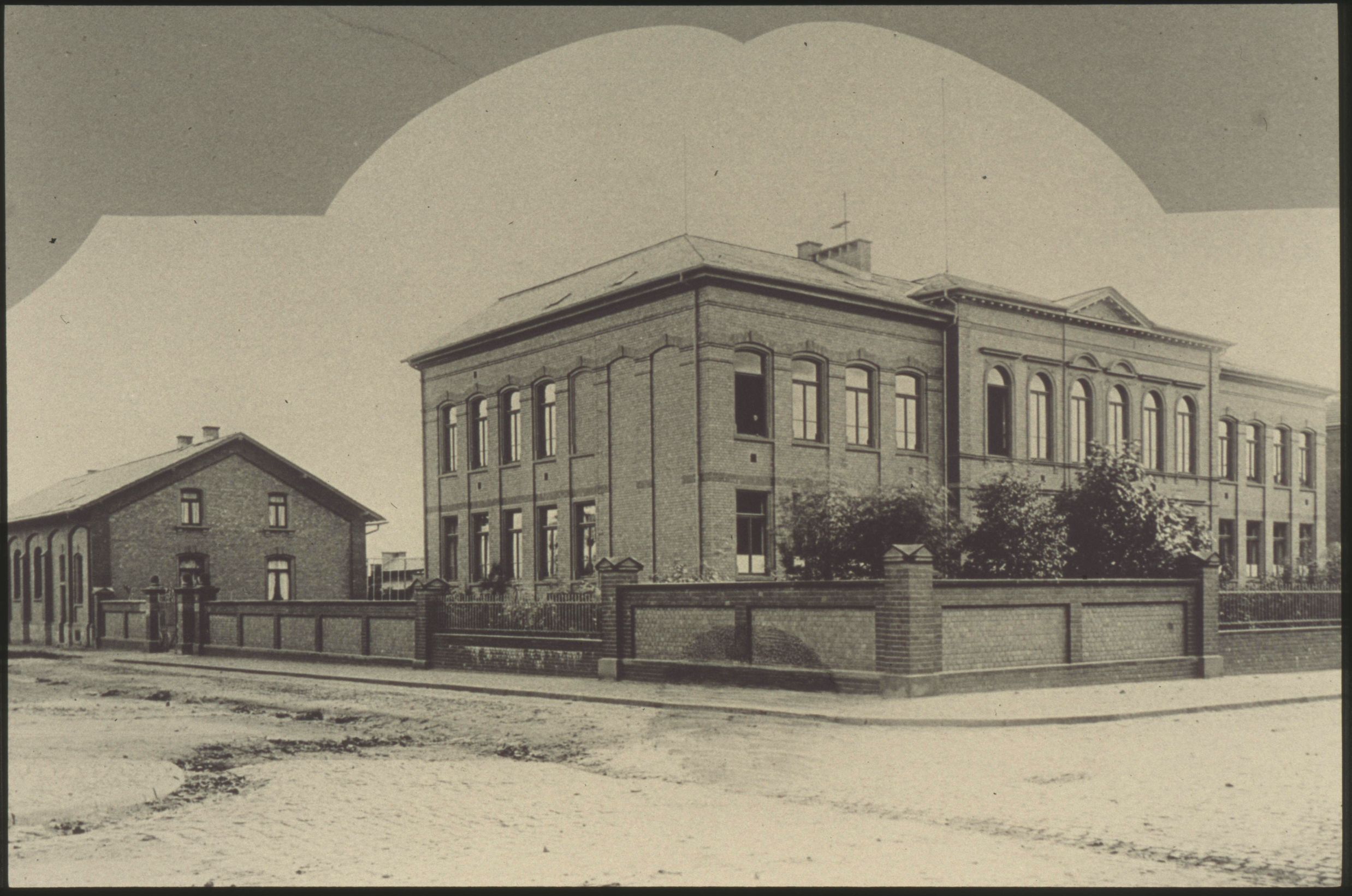 011_realschule_um_1902.JPG